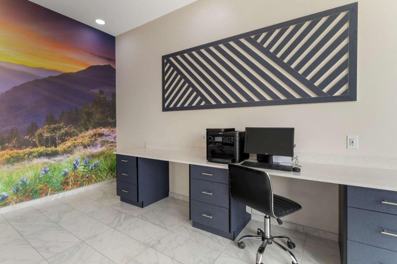 Clarion Pointe Kimball By Choice Hotels Exteriör bild